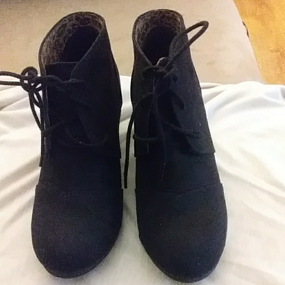 Unr8ed lace up wedged booty